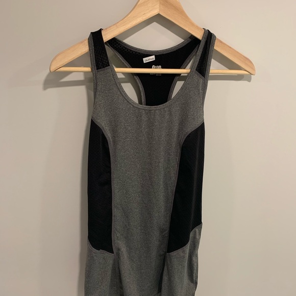 Athletic Tops Bundle - Picture 5 of 8